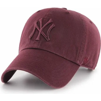 Wyginięta czapka ciemno czerwony z logos ciemno czerwonys New York Yankees MLB Clean Up 47 Brand