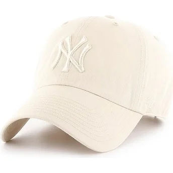 Czapka z zakrzywionym daszkiem kremowa z kremowym logo New York Yankees MLB Clean Up od 47 Brand