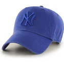 niebieska-czapka-z-daszkiem-z-jasnoniebieskim-logo-new-york-yankees-mlb-clean-up-od-47-brand