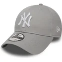 cap-islenkta-gray-adjustable-strap-9forty-essential-new-york-yankees-mlb-new-era