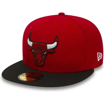 Płaska czapka czerwona obcisła 59FIFTY Essential Chicago Bulls NBA New Era