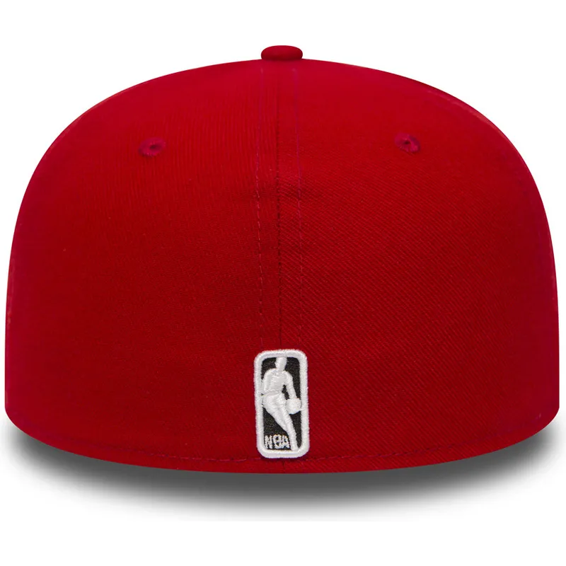 czerwona-dopasowana-czapka-z-daszkiem-59fifty-essential-chicago-bulls-nba-new-era