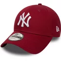 wyginieta-czapka-czerwona-cardenal-z-regulacja-9forty-essential-new-york-yankees-mlb-new-era