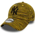 zolta-zakrzywiona-czapka-z-regulacja-z-czarnym-logo-new-york-yankees-mlb-9forty-engineered-fit-od-new-era