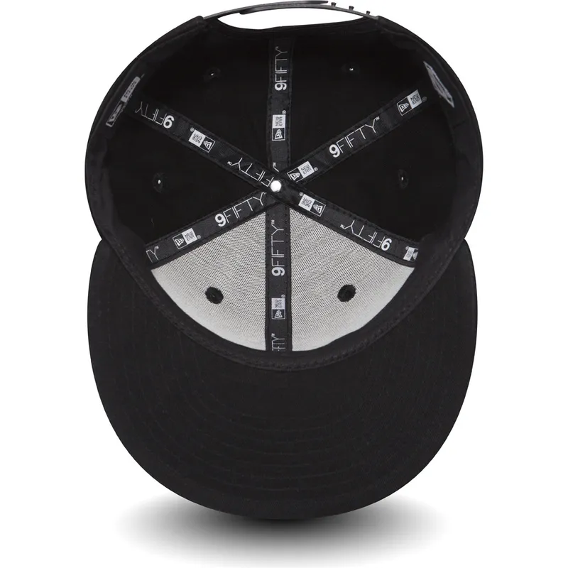 kepure-plokscia-juoda-snapback-vaikams-9fifty-reflect-superman-warner-bros-new-era