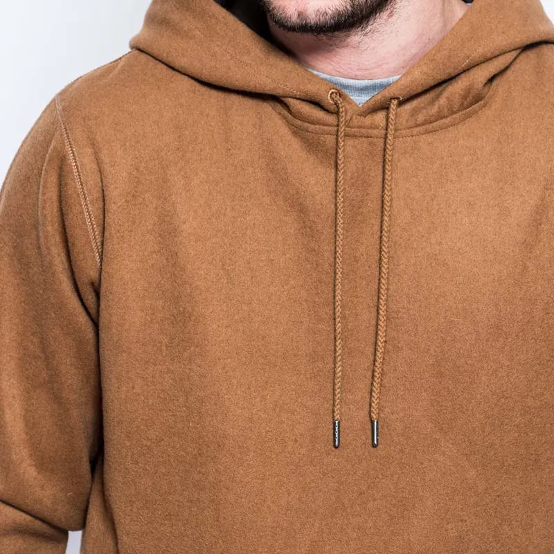 dzemperiai-su-gobtuvu-ruda-pullover-hoody-premium-classics-new-era