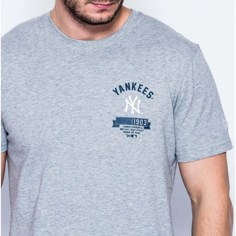 marskineliai-trumpomis-rankovemis-pilka-badge-new-york-yankees-mlb-new-era