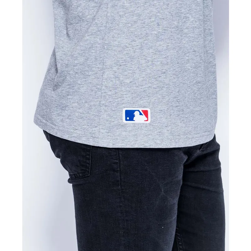 marskineliai-trumpomis-rankovemis-pilka-badge-new-york-yankees-mlb-new-era