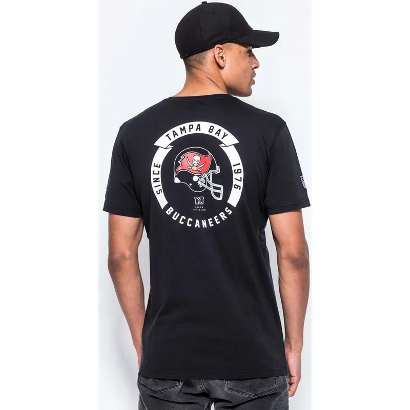marskineliai-trumpomis-rankovemis-juoda-helmet-tampa-bay-buccaneers-nfl-new-era