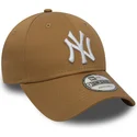 jasnobrazowa-regulowana-czapka-z-zakrzywionym-daszkiem-9forty-essential-new-york-yankees-mlb-od-new-era