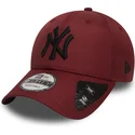 regulowana-bordowa-czapka-z-zakrzywionym-daszkiem-z-czarnym-logo-new-york-yankees-mlb-9forty-ripstop-od-new-era