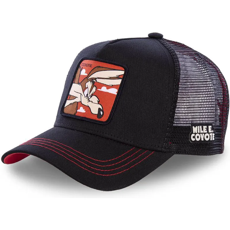cap-islenkta-black-snapback-coyote-looney-tunes-capslab