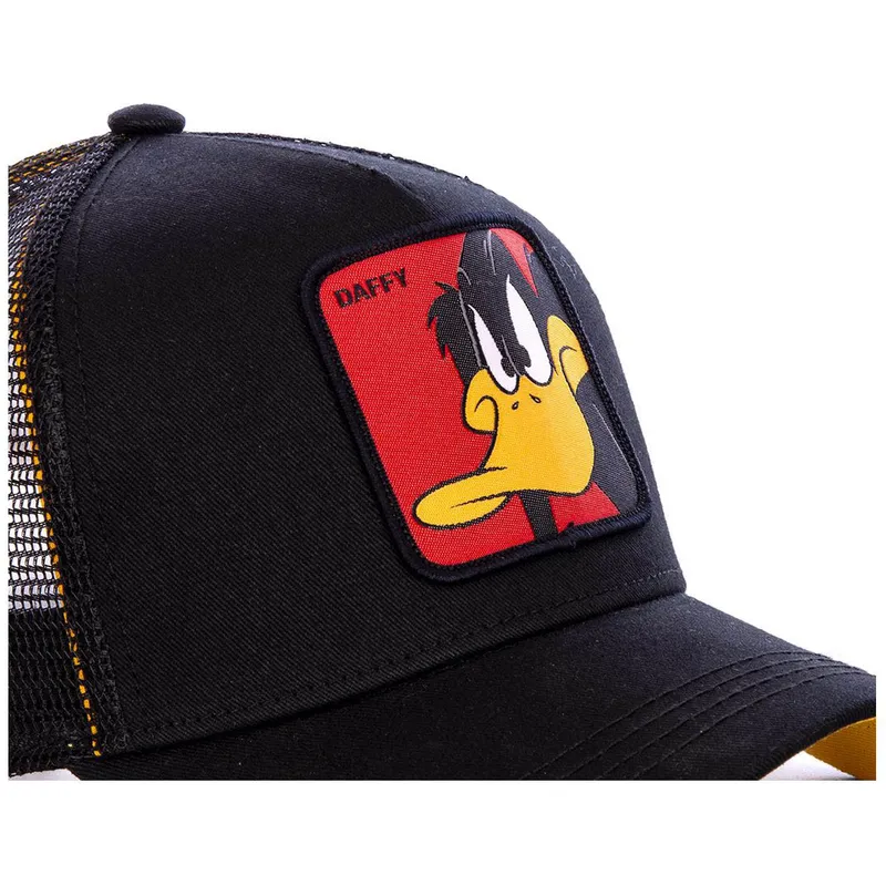 cap-islenkta-black-snapback-daffy-duck-looney-tunes-capslab