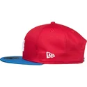 czerwona-czapka-z-daszkiem-typu-snapback-z-niebieskim-daszkiem-empire-fielder-od-dc-shoes