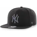 kepure-plokscia-juoda-snapback-captain-iridescent-new-york-yankees-mlb-47-brand