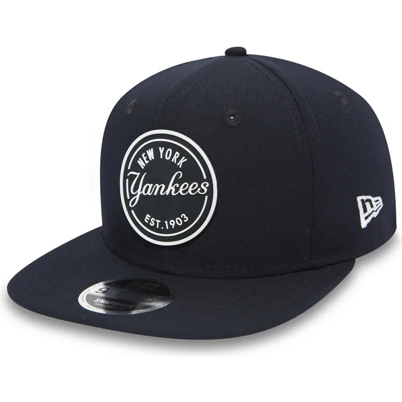 czarna-czapka-z-daszkiem-snapback-9fifty-z-gumowym-emblematem-new-york-yankees-mlb-od-new-era