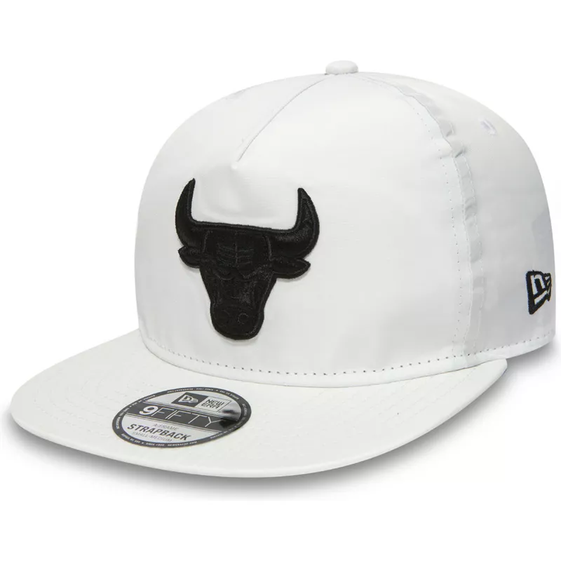 plaska-czapka-biala-snapback-dla-dziecka-9fifty-a-frame-premium-sport-chicago-bulls-nba-new-era