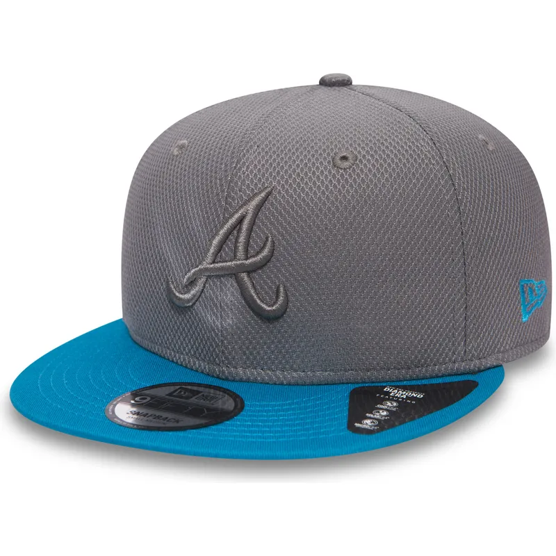 plaska-czapka-szara-snapback-z-szarym-logo-i-daszek-niebieska-9fifty-essential-diamond-era-atlanta-braves-mlb-new-era