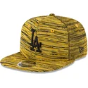 zolta-czapka-snapback-z-plaskim-daszkiem-z-czarnym-logo-los-angeles-dodgers-mlb-9fifty-engineered-fit-od-new-era