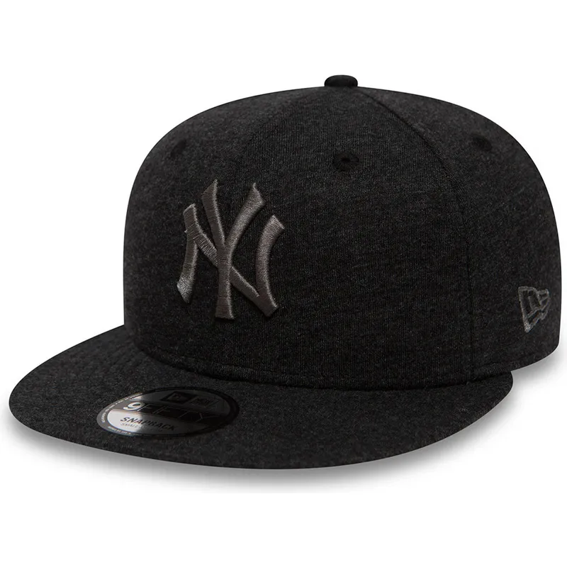 szara-czapka-snapback-z-plaskim-daszkiem-z-szarym-logo-9fifty-essential-jersey-new-york-yankees-mlb-od-new-era