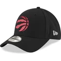 czarna-czapka-z-zakrzywionym-daszkiem-z-czerwonym-logo-regulowana-9forty-the-league-toronto-raptors-nba-marki-new-era