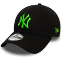 czapka-z-daszkiem-czarna-regulowana-z-zielonym-logo-9forty-league-essential-neon-new-york-yankees-mlb-od-new-era