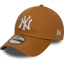 kepure-islenkta-ruda-reguliuojamas-trigo-9forty-league-essential-new-york-yankees-mlb-new-era