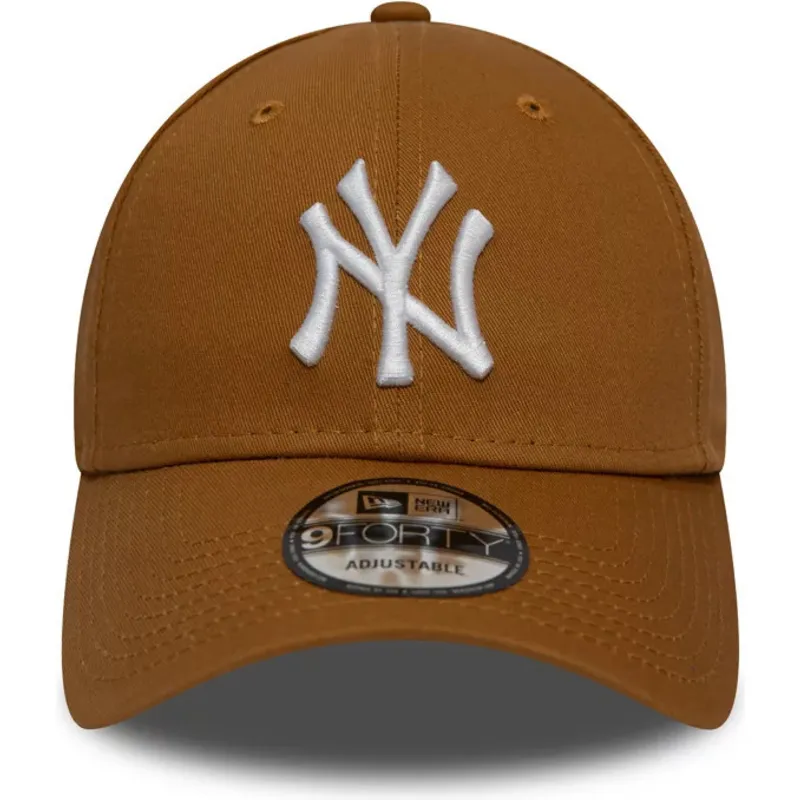 kepure-islenkta-ruda-reguliuojamas-trigo-9forty-league-essential-new-york-yankees-mlb-new-era