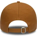 kepure-islenkta-ruda-reguliuojamas-trigo-9forty-league-essential-new-york-yankees-mlb-new-era