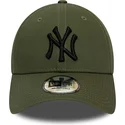 zielona-czapka-z-daszkiem-regulowana-z-czarnym-logo-9forty-league-essential-new-york-yankees-mlb-od-new-era