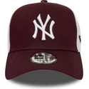 granatowo-biala-czapka-trucker-essential-a-frame-new-york-yankees-mlb-od-new-era