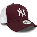 granatowo-biala-czapka-trucker-essential-a-frame-new-york-yankees-mlb-od-new-era