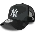 czapka-trucker-kamuflaz-czarna-z-bialy-m-logo-essential-camo-a-frame-new-york-yankees-mlb-new-era