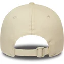 czapka-z-zakrzywionym-daszkiem-kremowa-regulowana-9twenty-takeaway-od-new-era