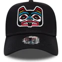 kepure-islenkta-tamsiai-melyna-snapback-bear-tattoo-pack-a-frame-new-era