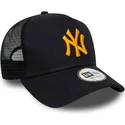 czapka-trucker-ciemnoniebieska-z-logo-pomaranczowa-league-essential-a-frame-new-york-yankees-mlb-new-era