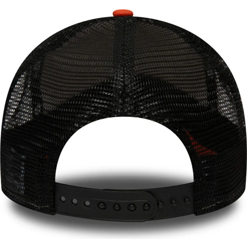 czerwona-czapka-trucker-z-czarnym-logo-league-essential-a-frame-new-york-yankees-mlb-od-new-era