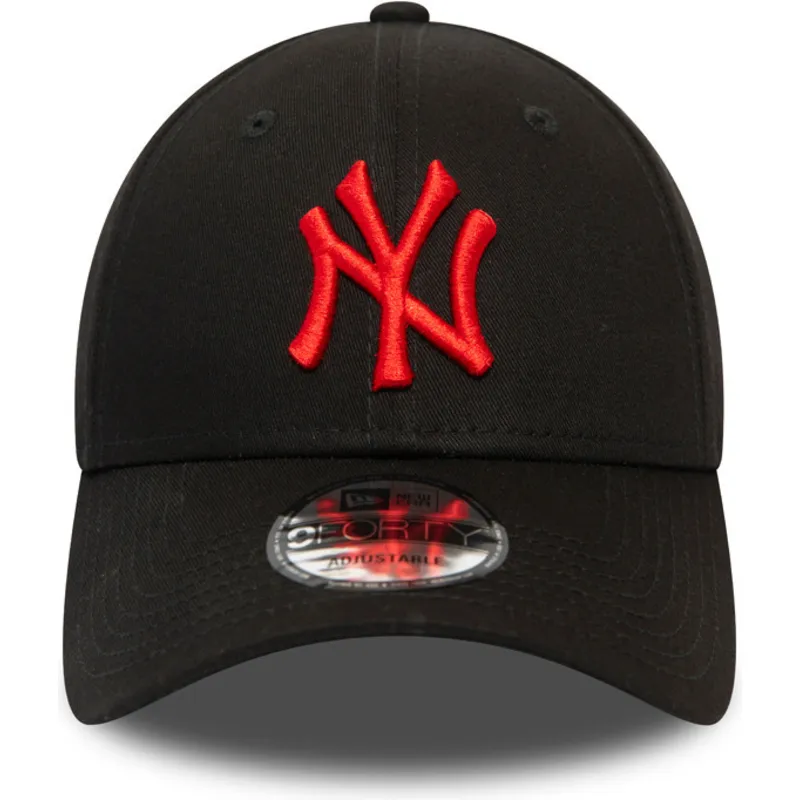 czarna-regulowana-czapka-z-zakrzywionym-daszkiem-z-czerwonym-logo-9forty-league-essential-new-york-yankees-mlb-new-era