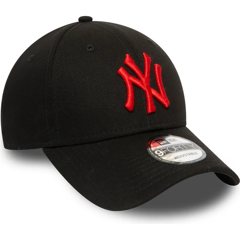 czarna-regulowana-czapka-z-zakrzywionym-daszkiem-z-czerwonym-logo-9forty-league-essential-new-york-yankees-mlb-new-era