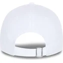 biala-zakrzywiona-czapka-regulowana-z-czerwonym-logo-9forty-league-essential-new-york-yankees-mlb-od-new-era