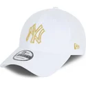 wyginieta-czapka-biala-z-regulacja-9forty-metallic-logo-new-york-yankees-mlb-new-era