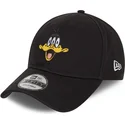 czarna-zakrzywiona-czapka-regulowana-9forty-kaczor-daffy-looney-tunes-od-new-era