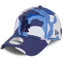 regulowana-niebieska-czapka-z-zakrzywionym-daszkiem-w-kamuflaz-z-niebieskim-logo-9forty-los-angeles-dodgers-mlb-od-new-era