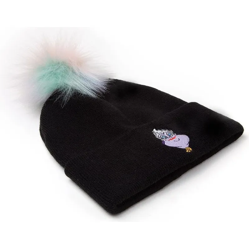 czarna-czapka-z-pomponem-urszula-mala-syrenka-disney-od-difuzed