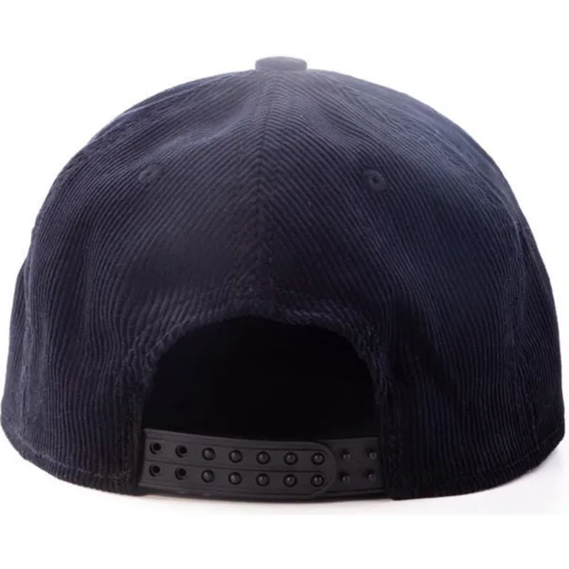 kepure-plokscia-juoda-snapback-core-difuzed