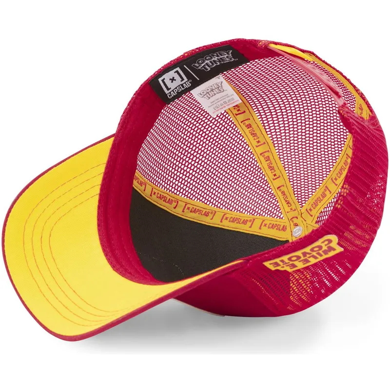 cap-islenkta-red-snapback-coyote-looney-tunes-capslab cap-islenkta-red-snapback-coyote-looney-tunes-capslab