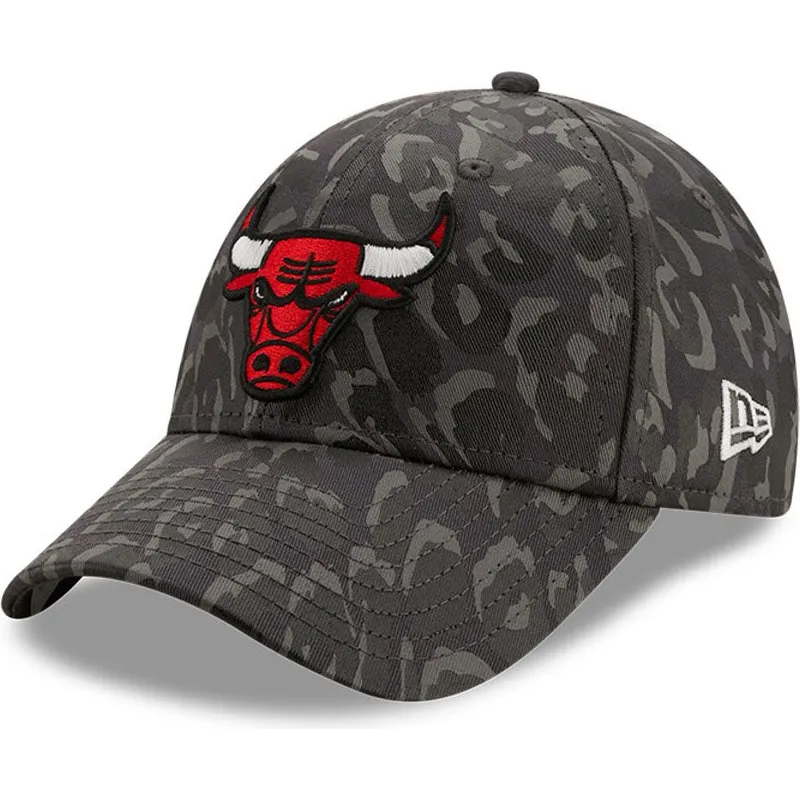 kepure-islenkta-kamufliazas-reguliuojamas-9forty-all-over-camo-chicago-bulls-nba-new-era