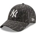 czarna-czapka-z-daszkiem-w-kamuflaz-9forty-all-over-camo-new-york-yankees-mlb-od-new-era