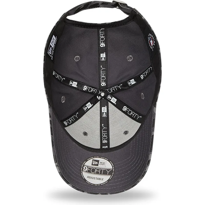 czapka-z-daszkiem-zakrzywiona-kamuflaz-czarny-regulowana-9forty-all-over-camo-new-york-yankees-mlb-new-era