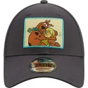 czarna-zakrzywiona-czapka-regulowana-9forty-scooby-doo-i-shaggy-od-new-era